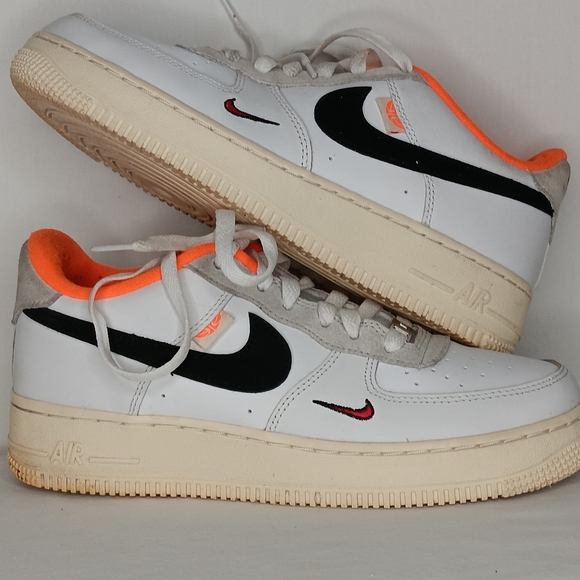 Nike - Picture 7 of 9